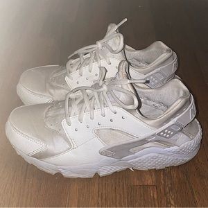NIKE | Air Huarache White Size 9 Womens